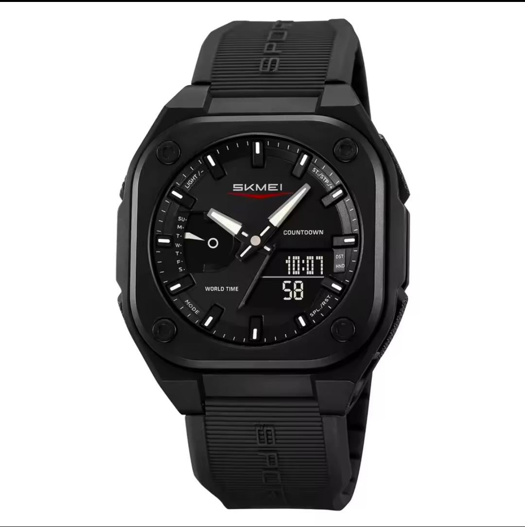 Black waterproof men’s wristwatch with three-hand dial, black rubber strap, rugged case